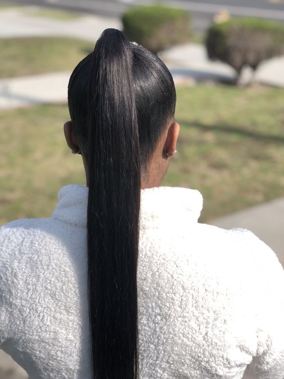 BLACK SMOOTH TAIL